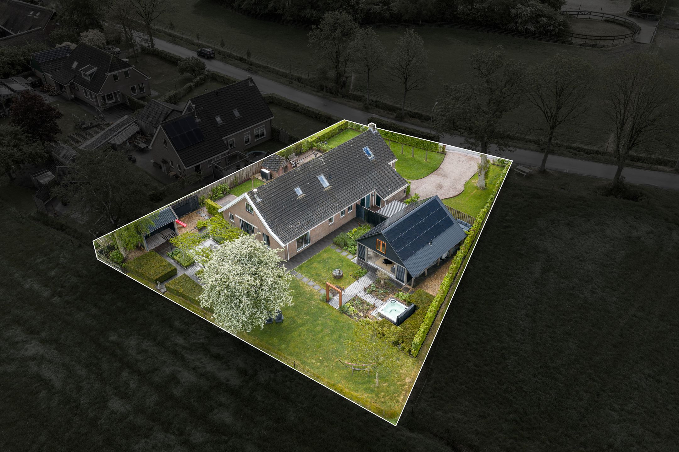 Spacious Farmhouse with Separate Guest Accommodation in Drenthe — 138