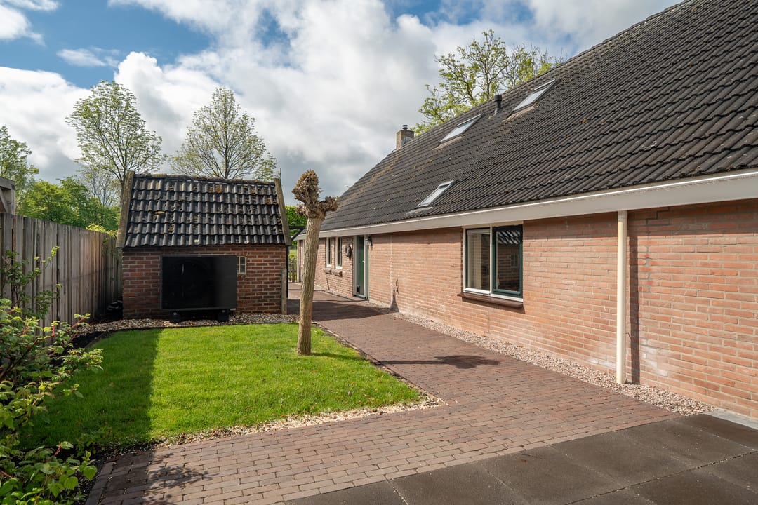 Spacious Farmhouse with Separate Guest Accommodation in Drenthe — 106