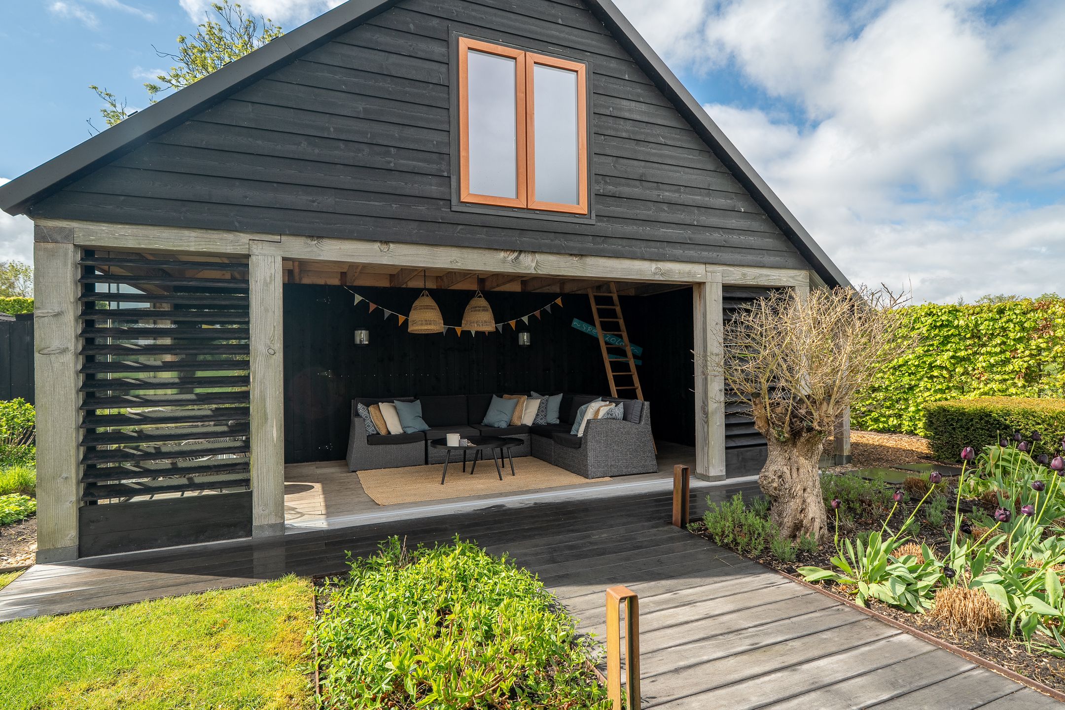 Spacious Farmhouse with Separate Guest Accommodation in Drenthe — 81