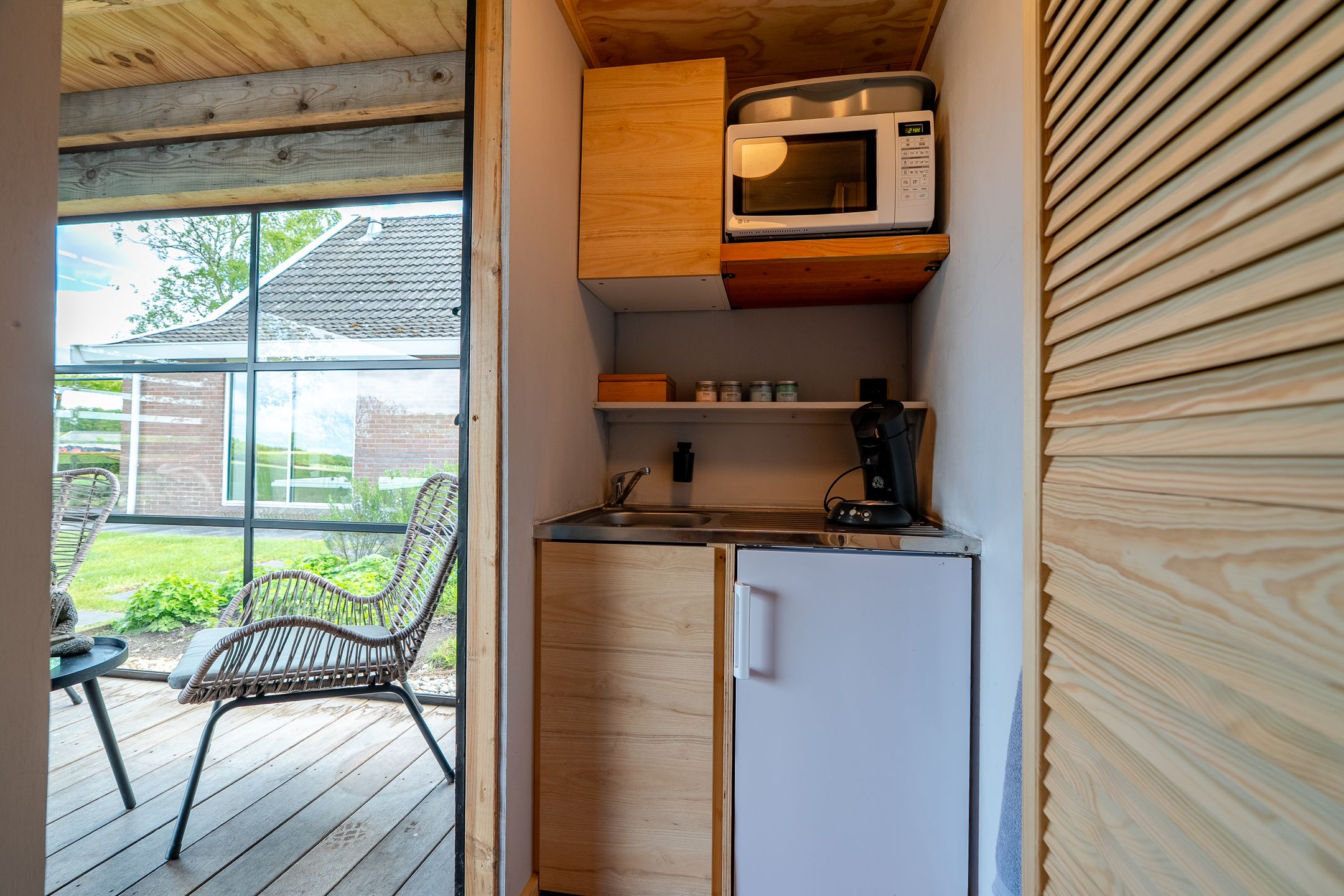 Spacious Farmhouse with Separate Guest Accommodation in Drenthe — 84