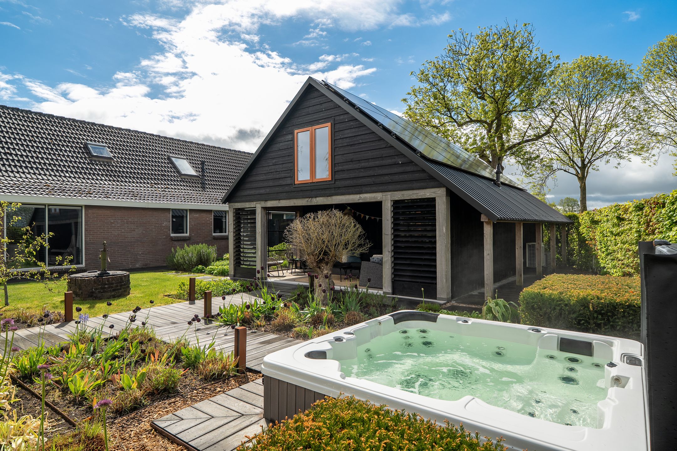Spacious Farmhouse with Separate Guest Accommodation in Drenthe — 90
