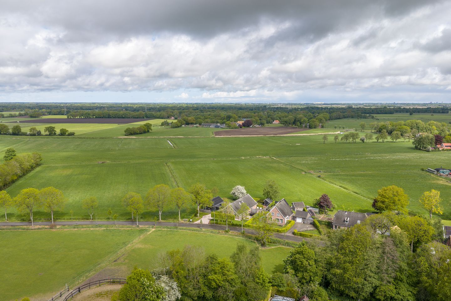 Spacious Farmhouse with Separate Guest Accommodation in Drenthe — 130