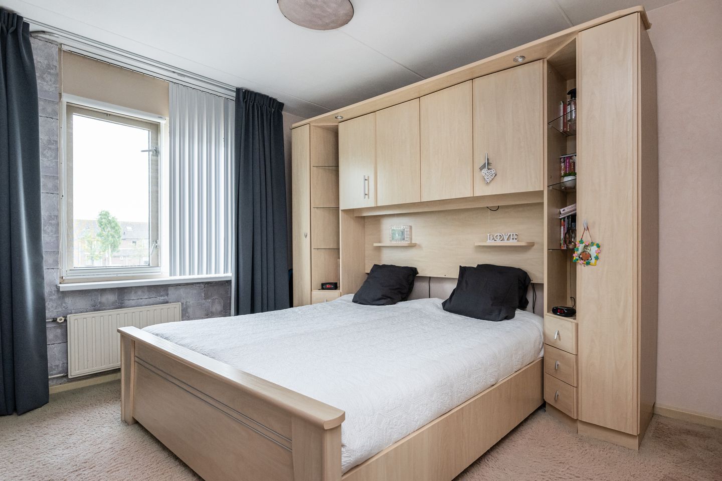 Spacious Terraced House with Solar Panels and Four Bedrooms in Oude-Tonge — 14