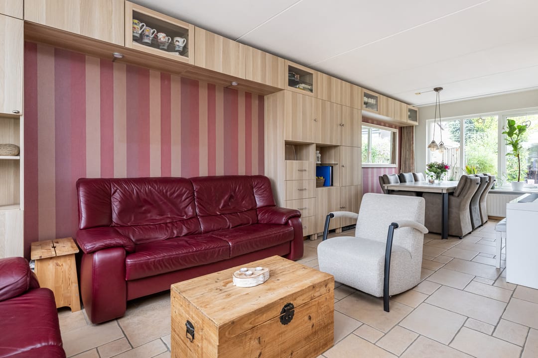 Spacious Terraced House with Solar Panels and Four Bedrooms in Oude-Tonge — 7