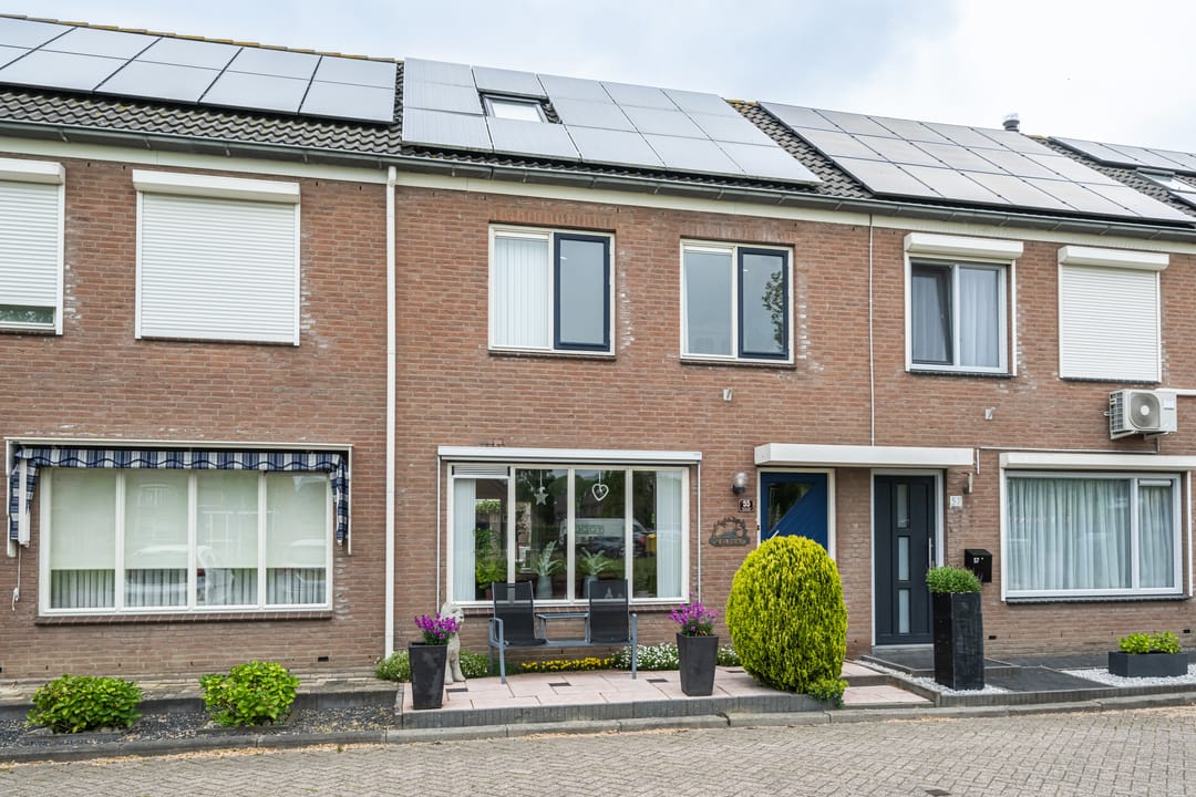 Spacious Terraced House with Solar Panels and Four Bedrooms in Oude-Tonge — 28
