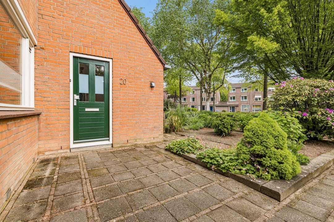Spacious and Sustainable Family Home with Sunny Garden in Maaspoort — 32