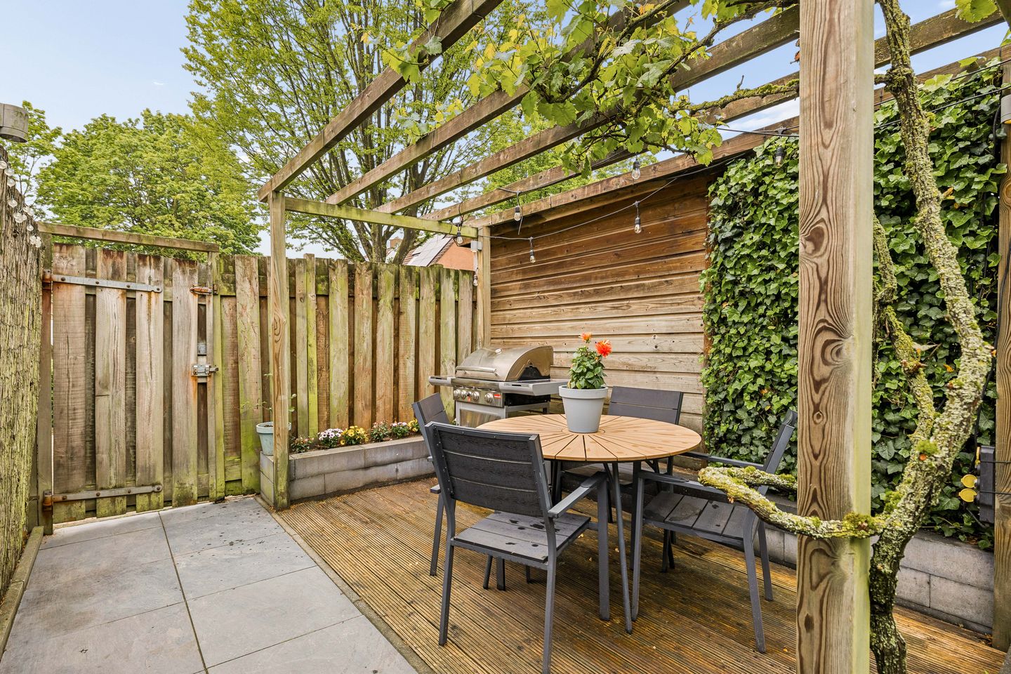Spacious and Sustainable Family Home with Sunny Garden in Maaspoort — 29