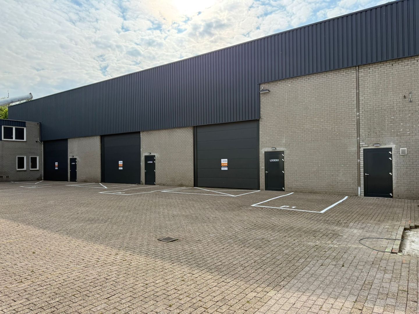 Bekijk foto 1 van Karveelweg 29