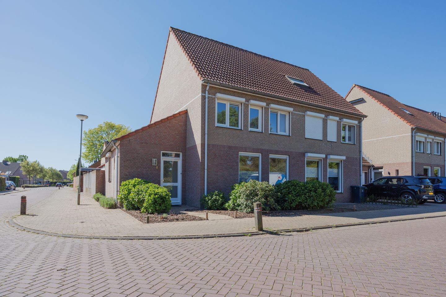 Foto 40 van Van Frezinstraat 1