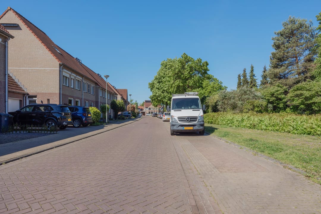Foto 41 van Van Frezinstraat 1