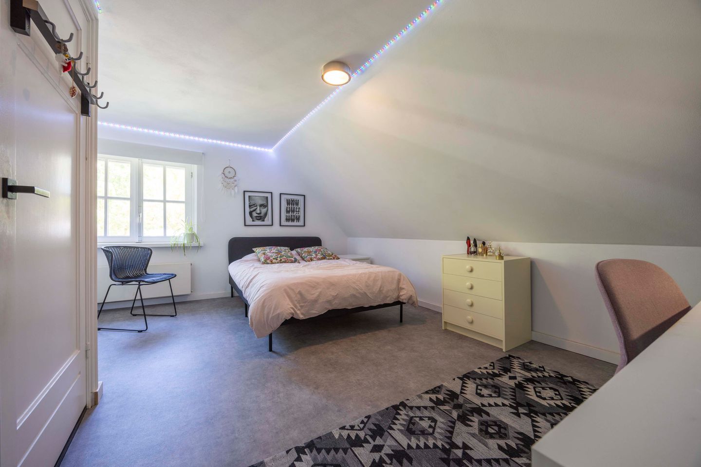 Spacious Country Farmhouse with Expansive Plot in Rural Haaren — 40