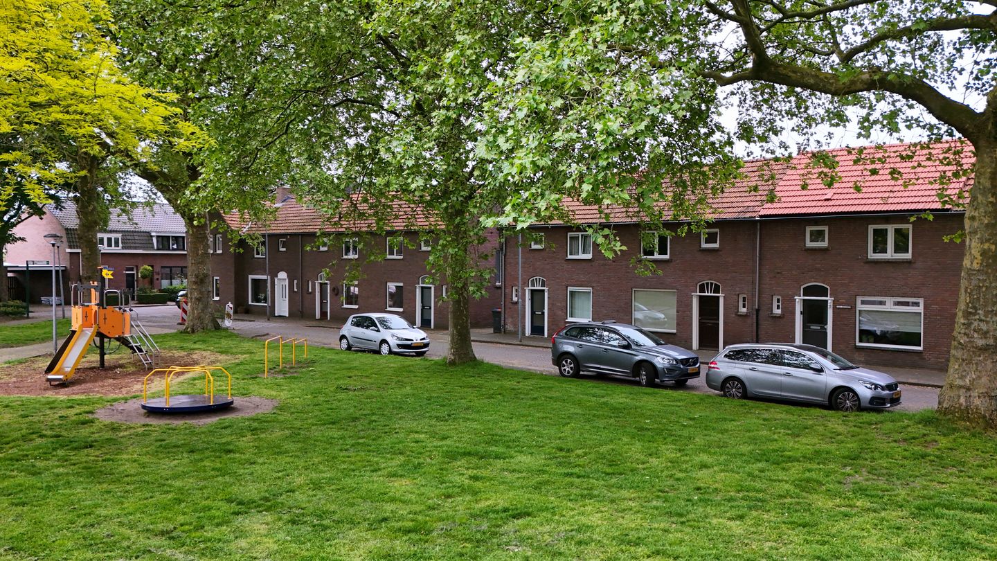 Photo 35 of Wethouder Vekemansstraat 18