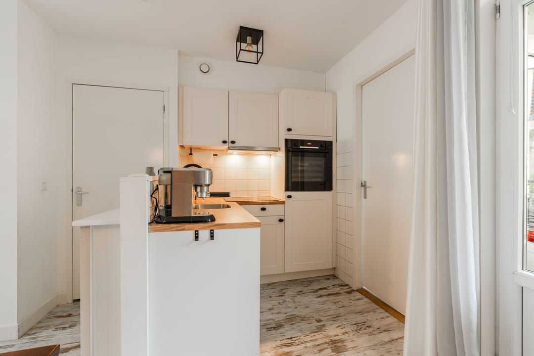 Photo 16 of Van Bossestraat 17-1