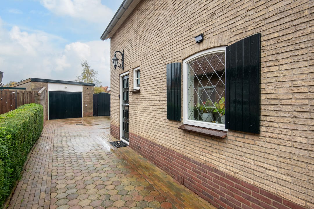 Photo 2 of van Damstraat 13