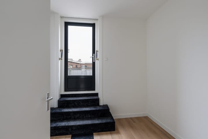 Foto 4 van Lloydstraat 43