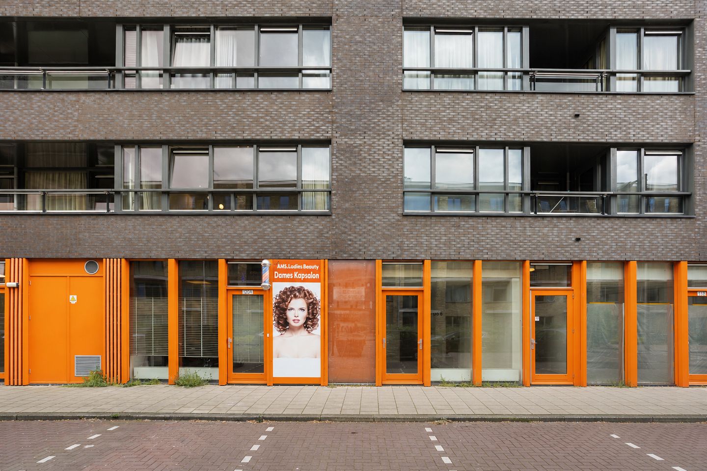 View photo 2 of Derkinderenstraat 120-A