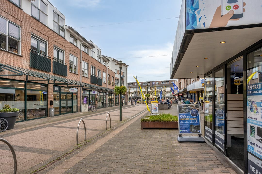 Photo 31 of Johan Frisostraat 80