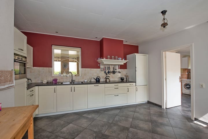 Photo 3 of Bijenlaan 4