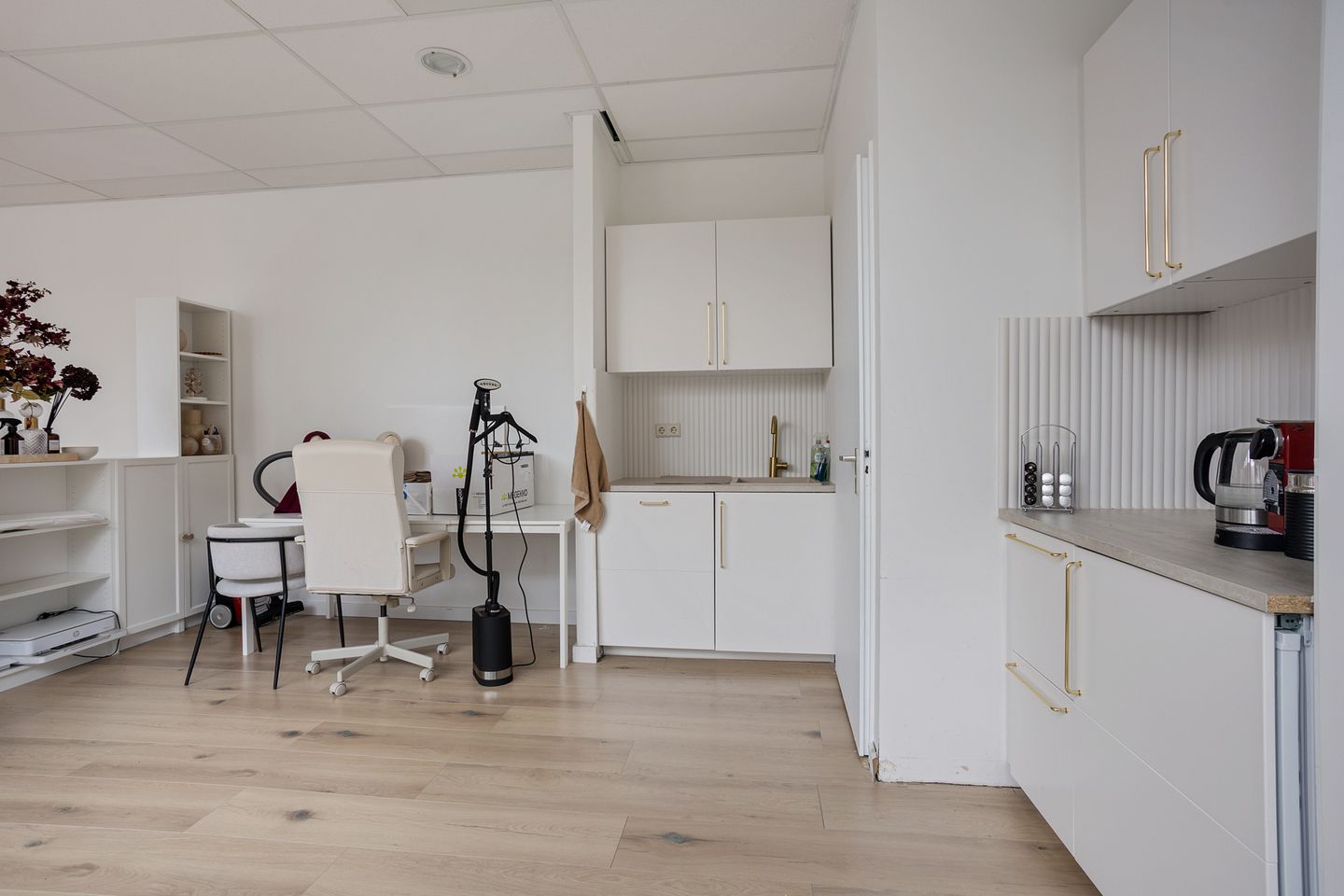 View photo 3 of Derkinderenstraat 220-A