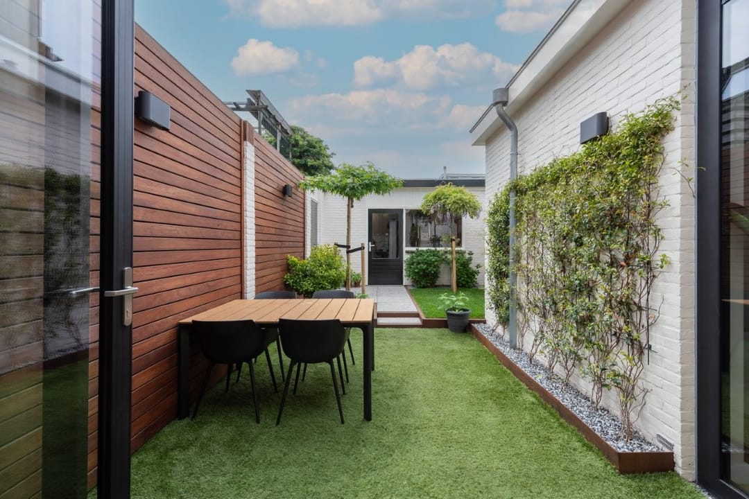 Renovated Corner House with Sunny Garden in Central Zeist — 17