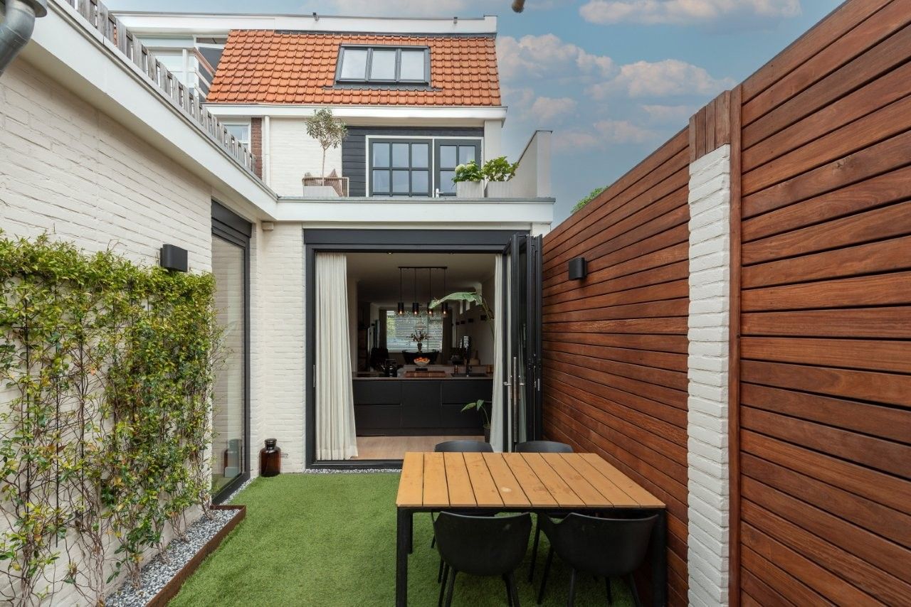 Renovated Corner House with Sunny Garden in Central Zeist — 21