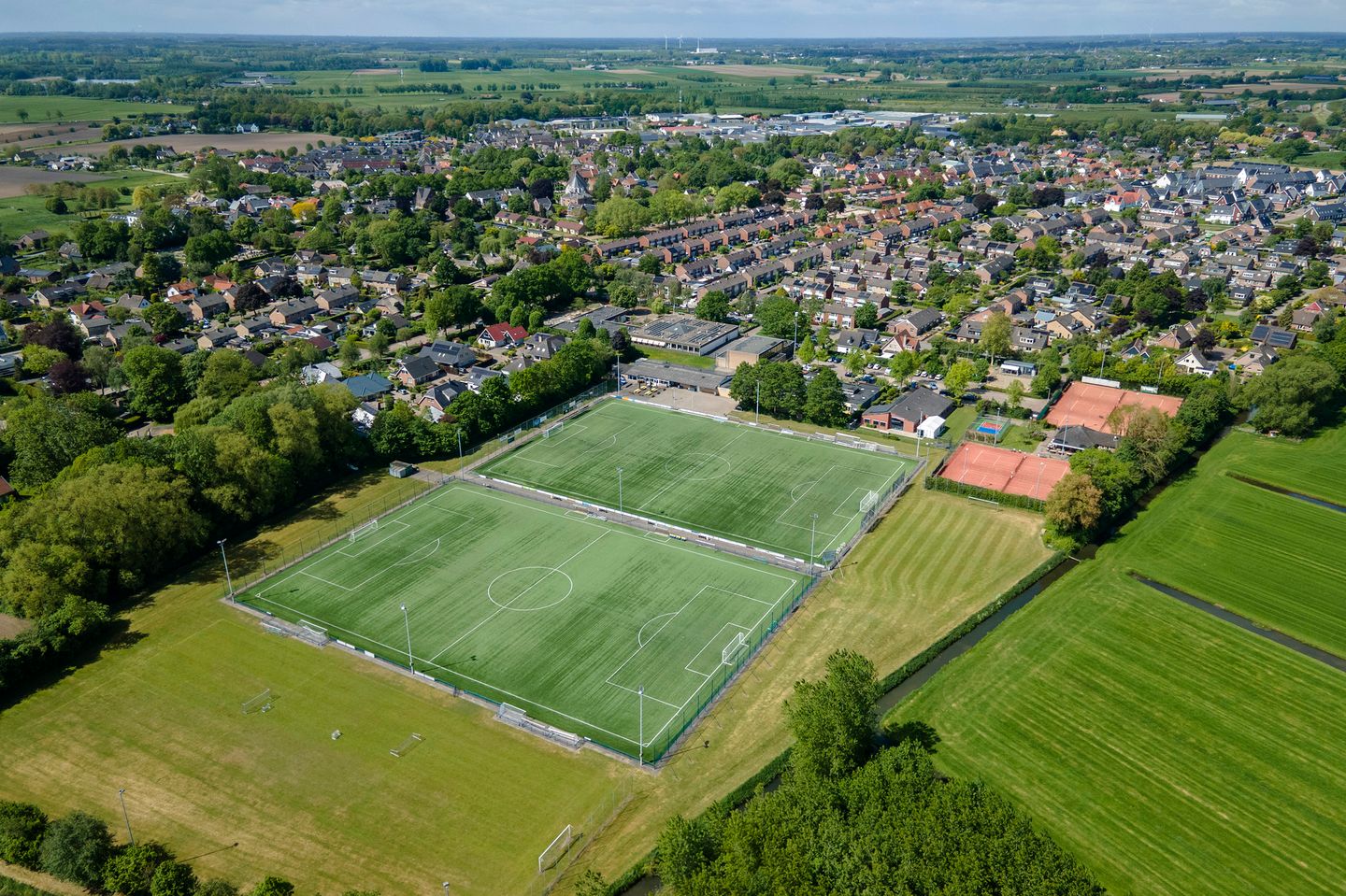 Photo 40 of Sportveldstraat 8