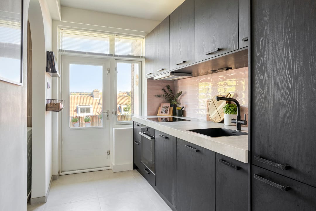 Photo 11 of Jacob van Ruysdaelstraat 45