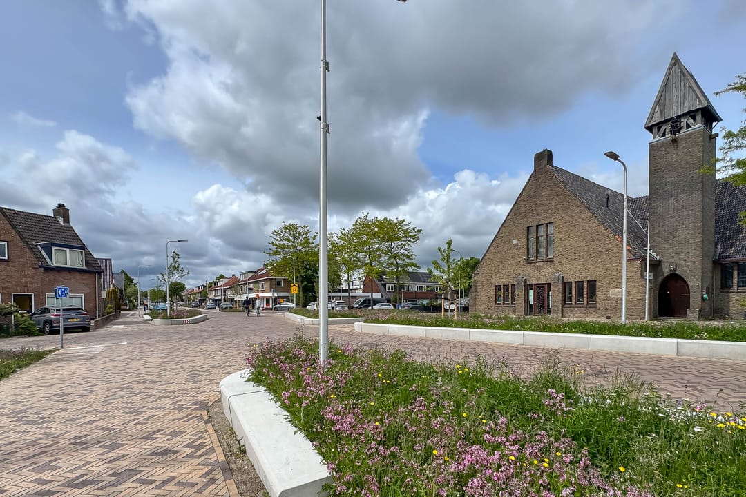 Move-in ready corner home with four bedrooms and deep garden in Rivierenbuurt-Oost — 37