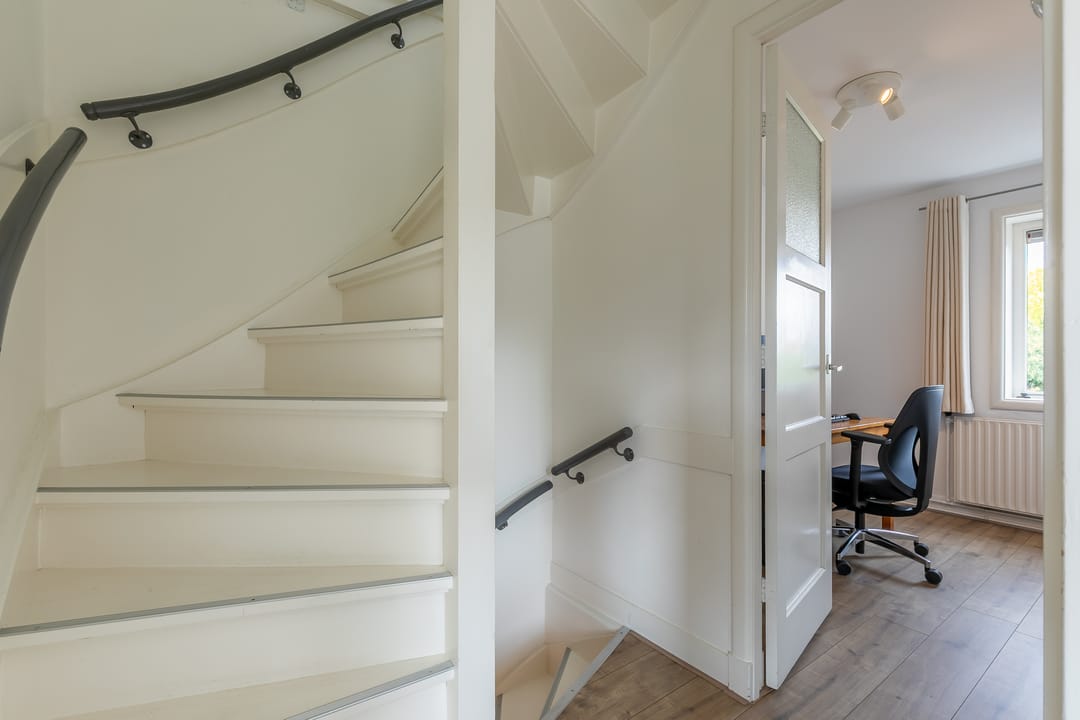 Move-in ready corner home with four bedrooms and deep garden in Rivierenbuurt-Oost — 22