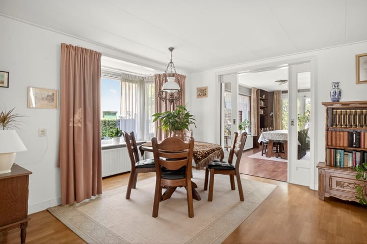 Vrijstaande woning te koop: Burgemeester Prinslaan 15, Ede