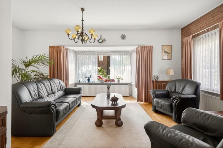 Vrijstaande woning te koop: Burgemeester Prinslaan 15, Ede