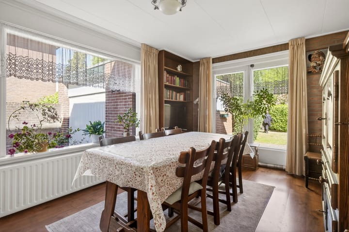 Vrijstaande woning te koop: Burgemeester Prinslaan 15, Ede