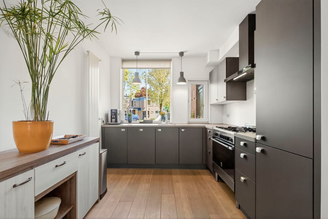Photo 11 of Oosterhoutstraat 79