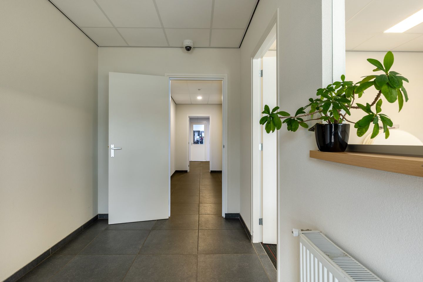 Bekijk foto 4 van Industrieweg 24