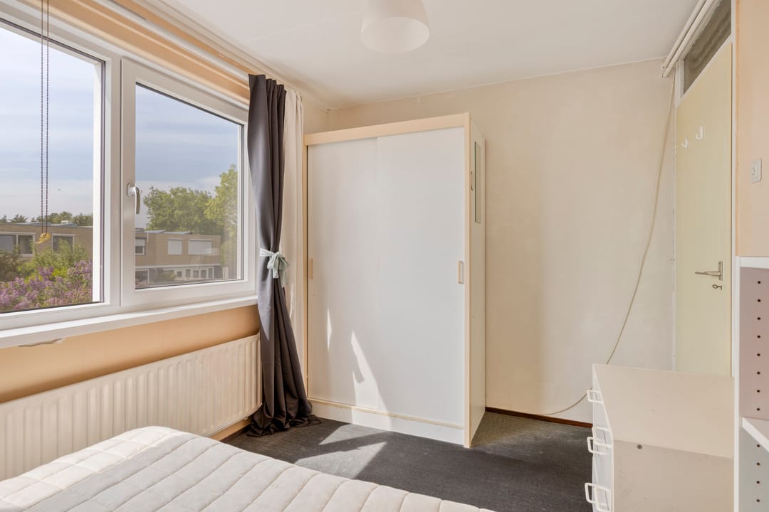 Spacious Family Home with Impressive Deep Garden in Green Middelburg Neighborhood — 31