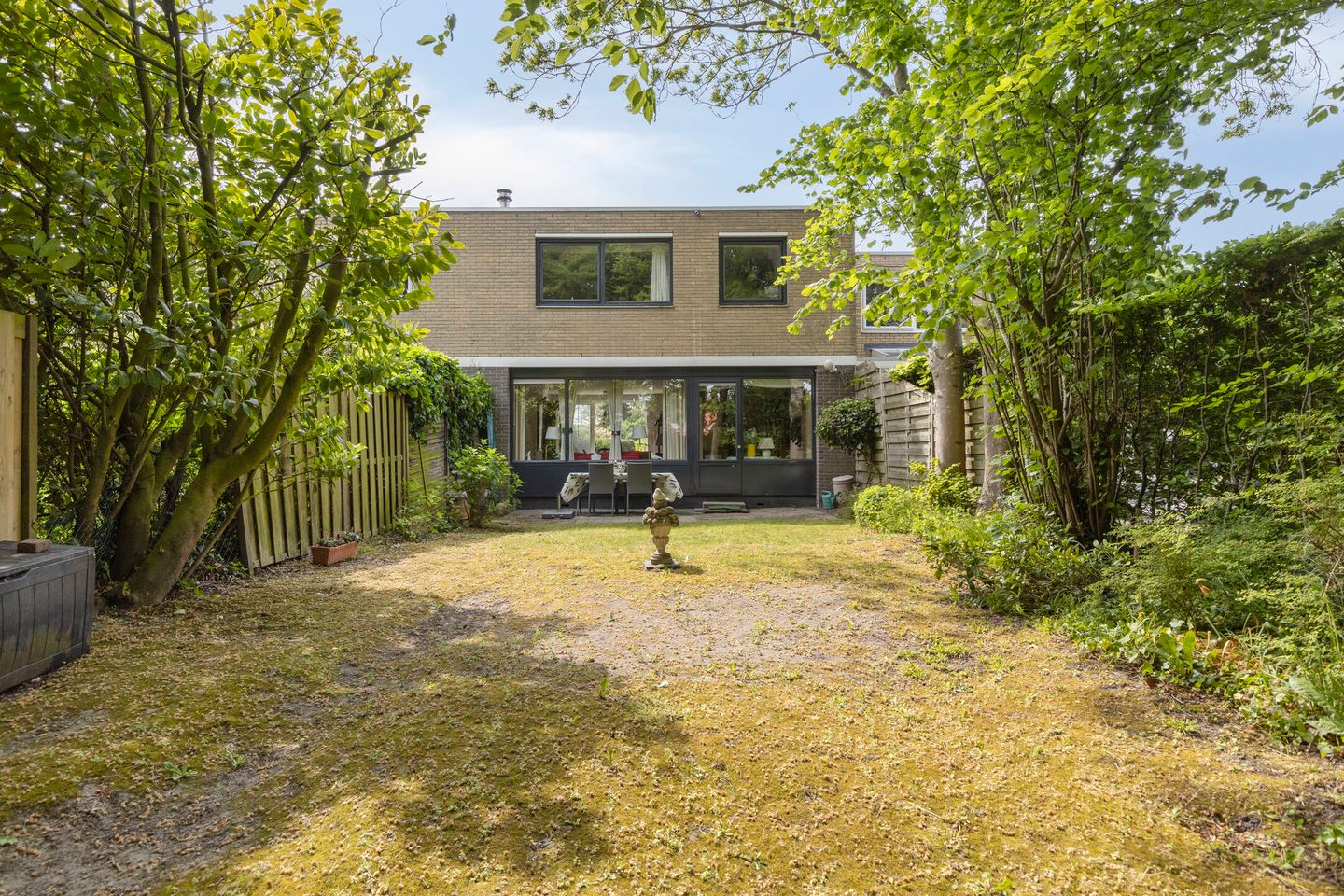 Spacious Family Home with Impressive Deep Garden in Green Middelburg Neighborhood — 40