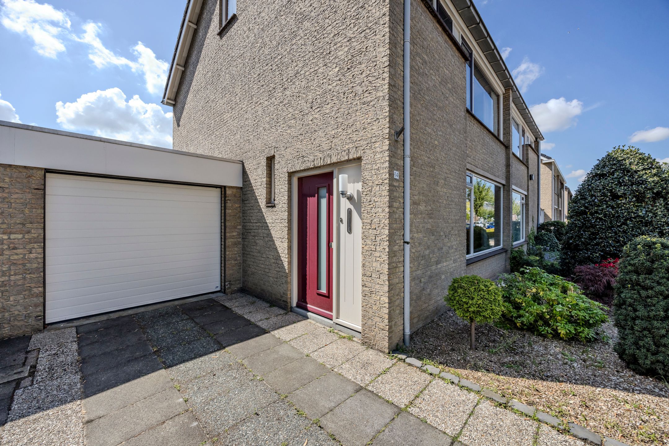 Photo 39 of Vroenhoutstraat 14
