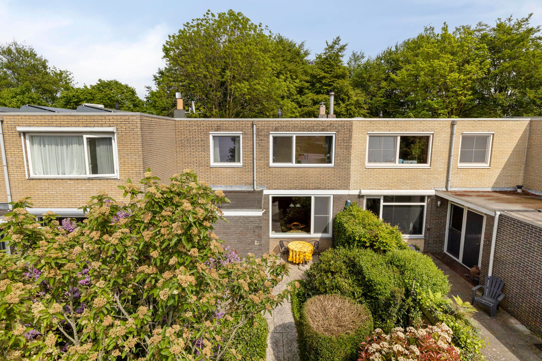 Spacious Family Home with Impressive Deep Garden in Green Middelburg Neighborhood — 51