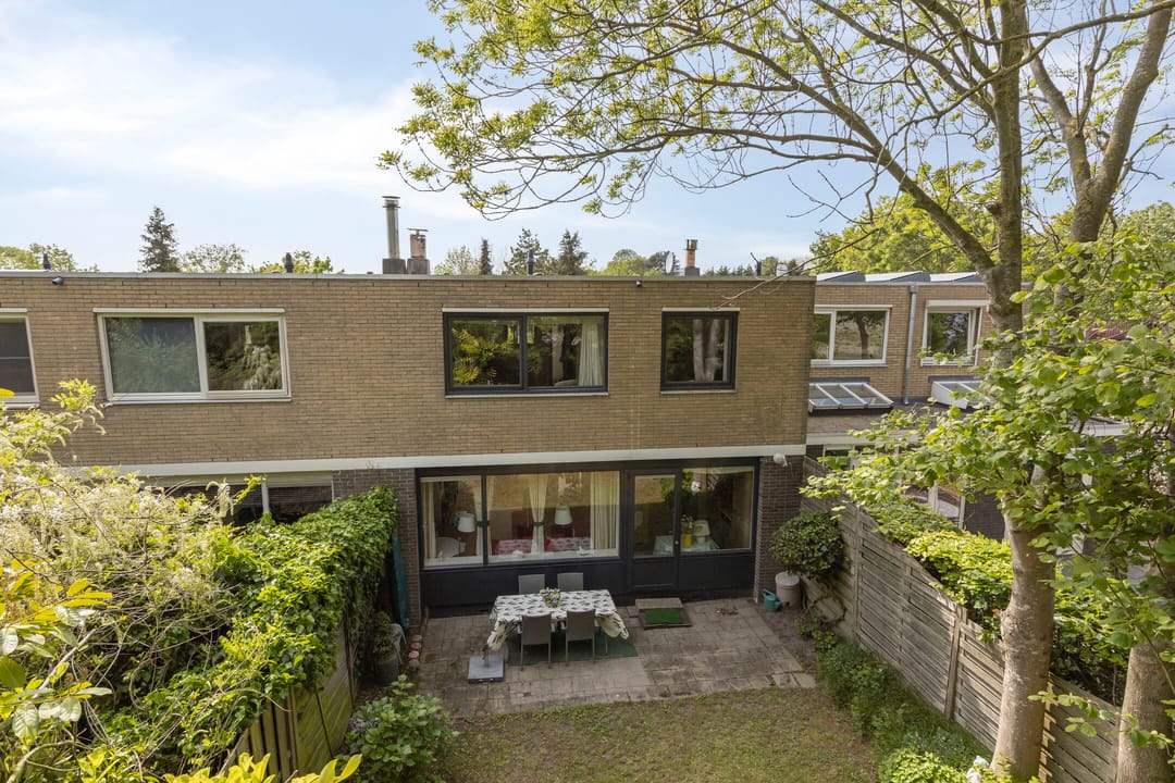 Spacious Family Home with Impressive Deep Garden in Green Middelburg Neighborhood — 38