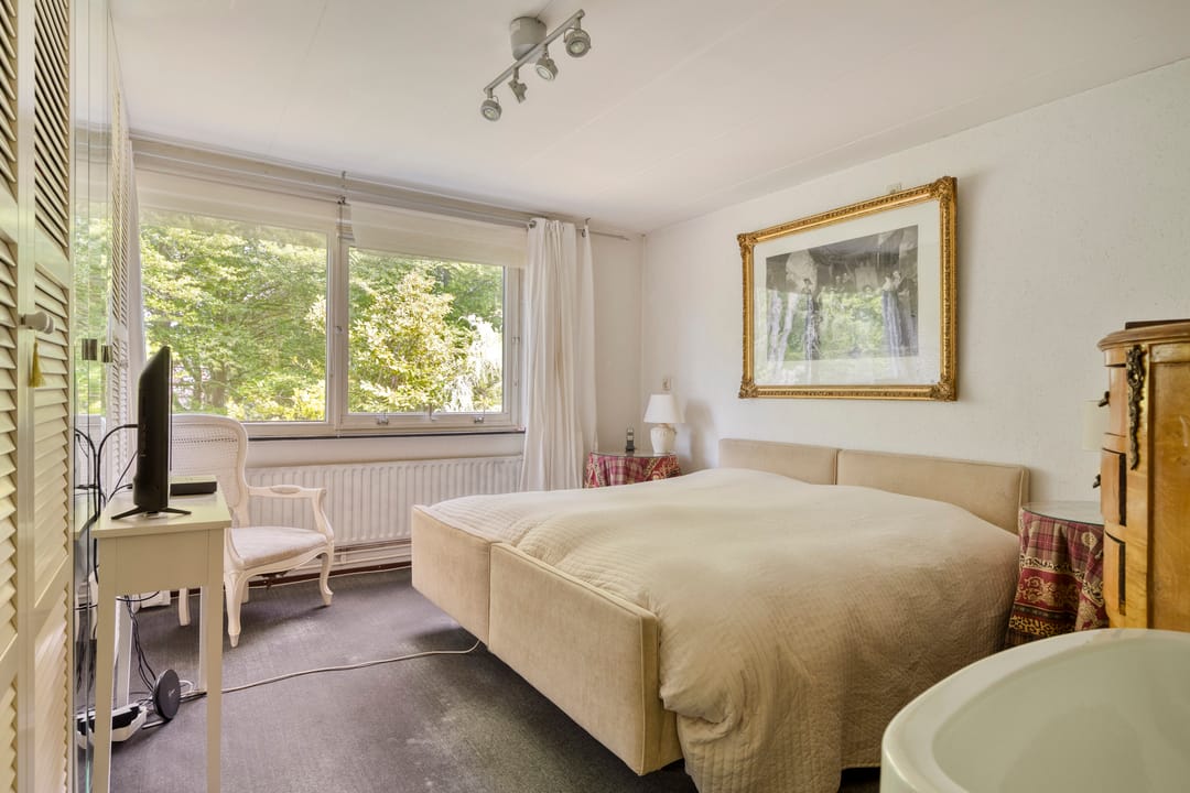 Spacious Family Home with Impressive Deep Garden in Green Middelburg Neighborhood — 28