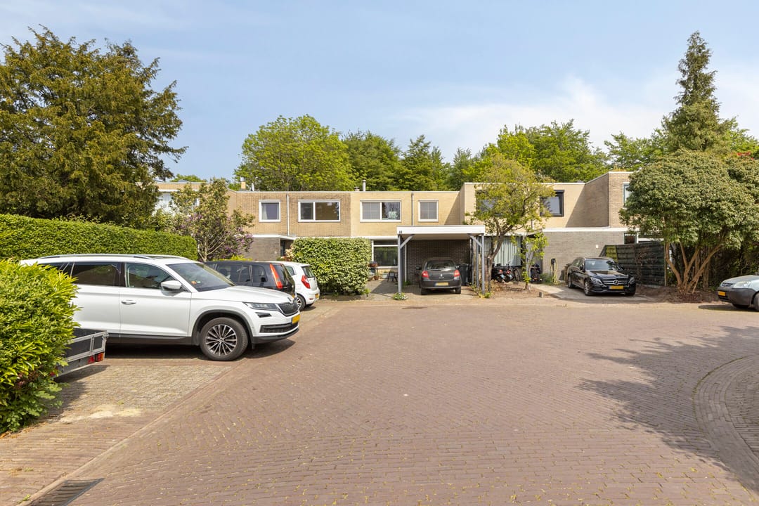 Spacious Family Home with Impressive Deep Garden in Green Middelburg Neighborhood — 52