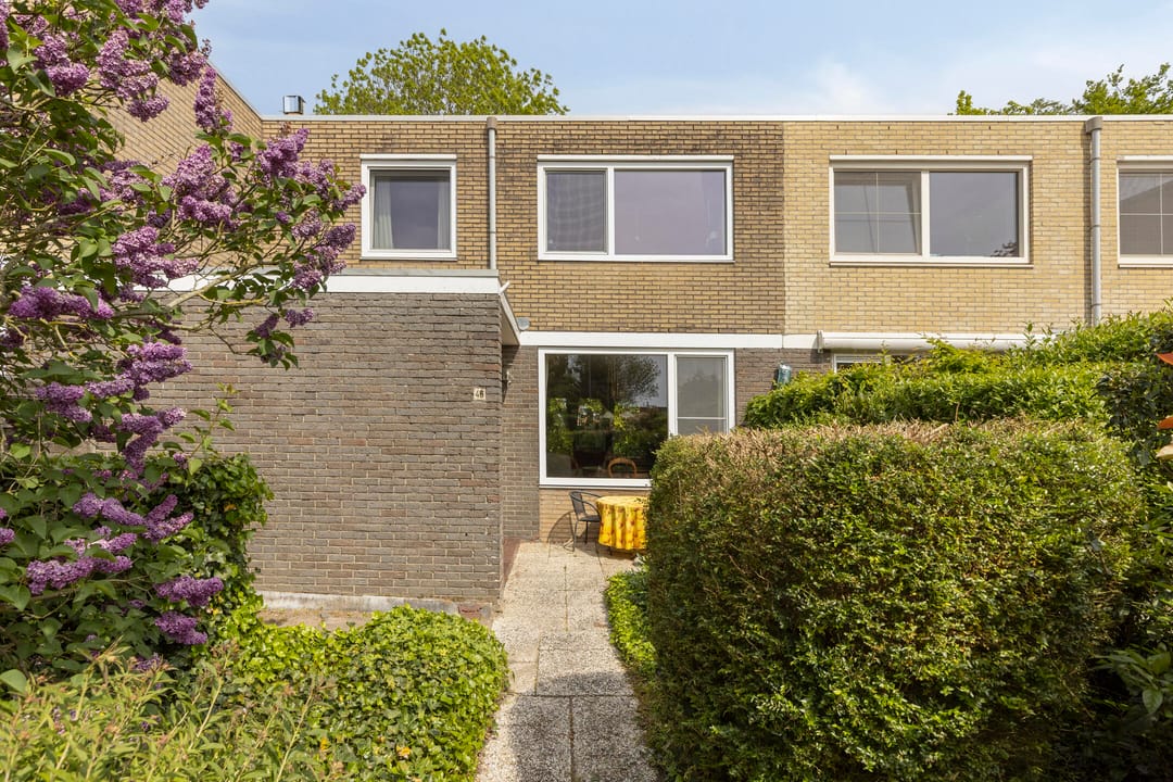 Spacious Family Home with Impressive Deep Garden in Green Middelburg Neighborhood — 7