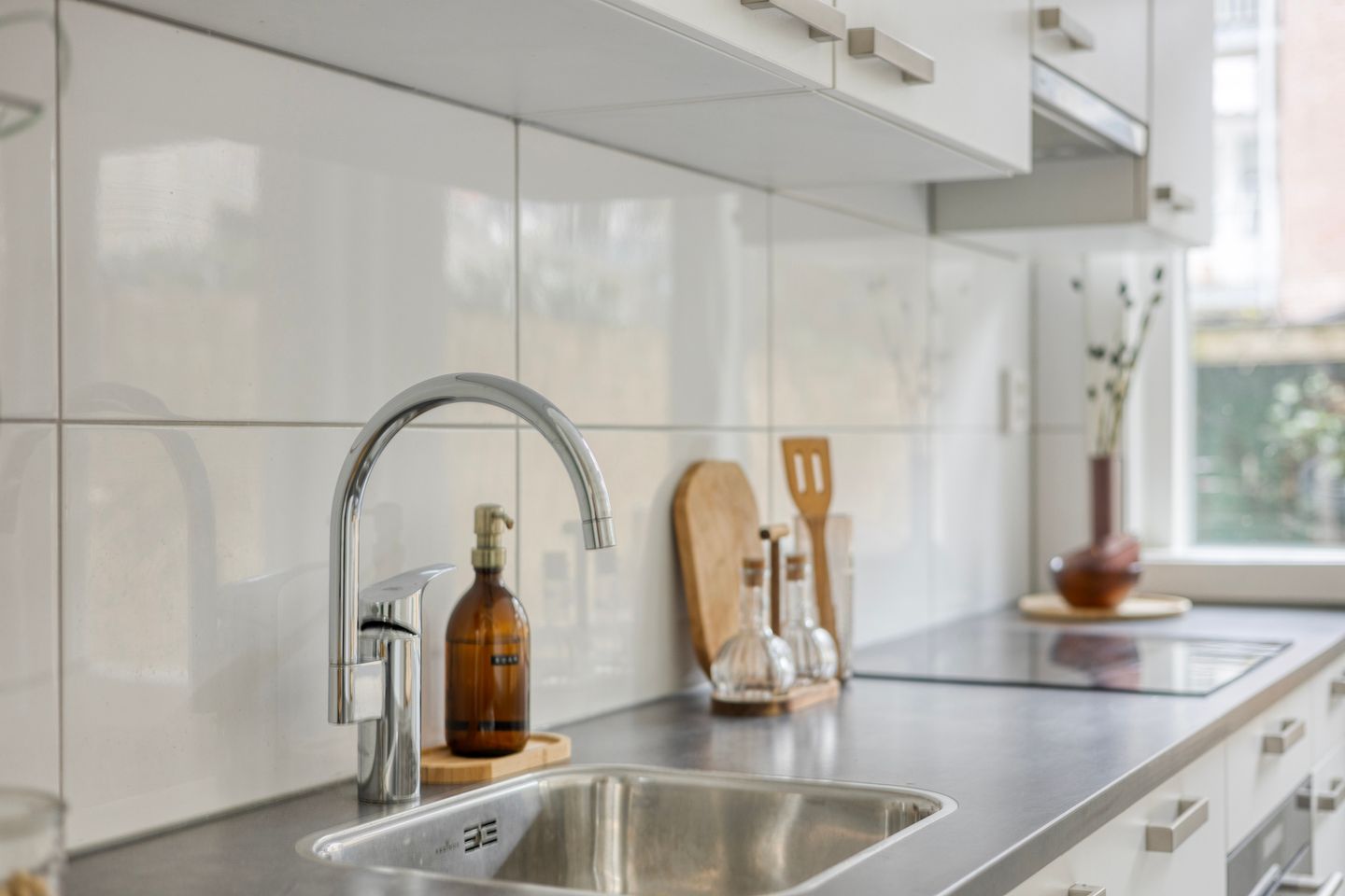 Charming 1930s Ground Floor Apartment with East-Facing Garden at Rembrandtpark — 14
