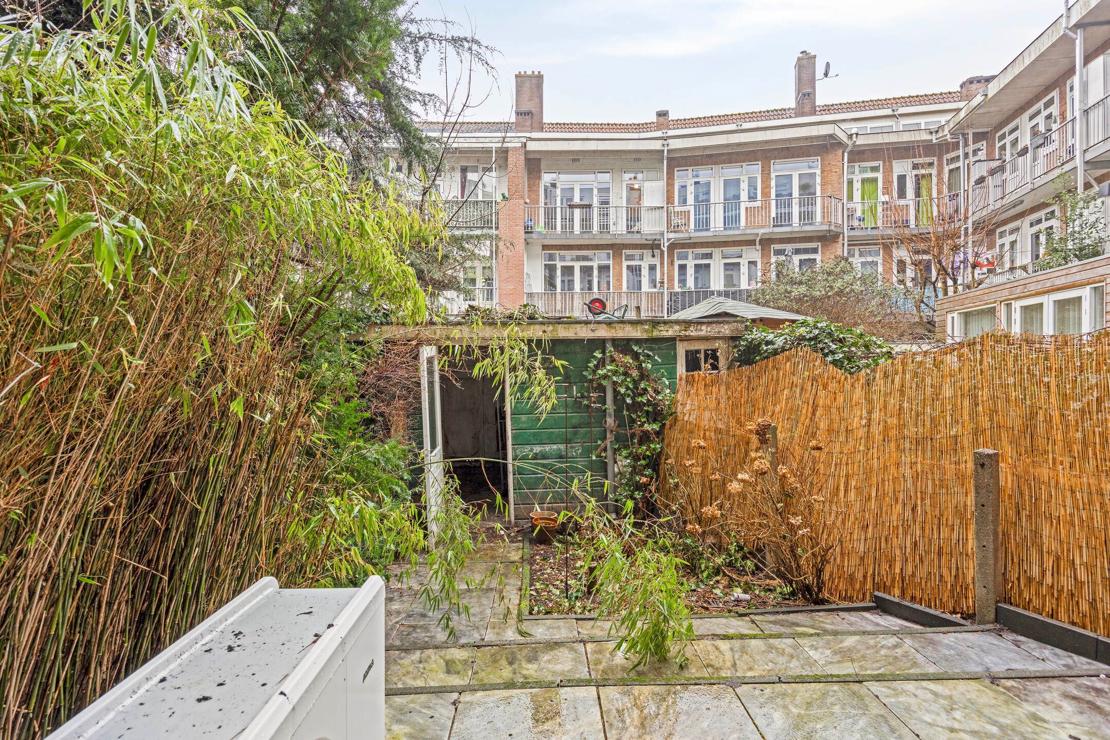 Charming 1930s Ground Floor Apartment with East-Facing Garden at Rembrandtpark — 18