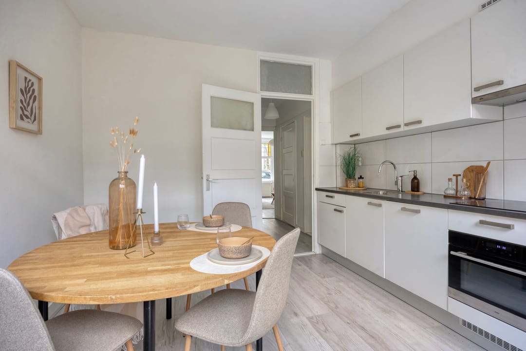 Charming 1930s Ground Floor Apartment with East-Facing Garden at Rembrandtpark — 13