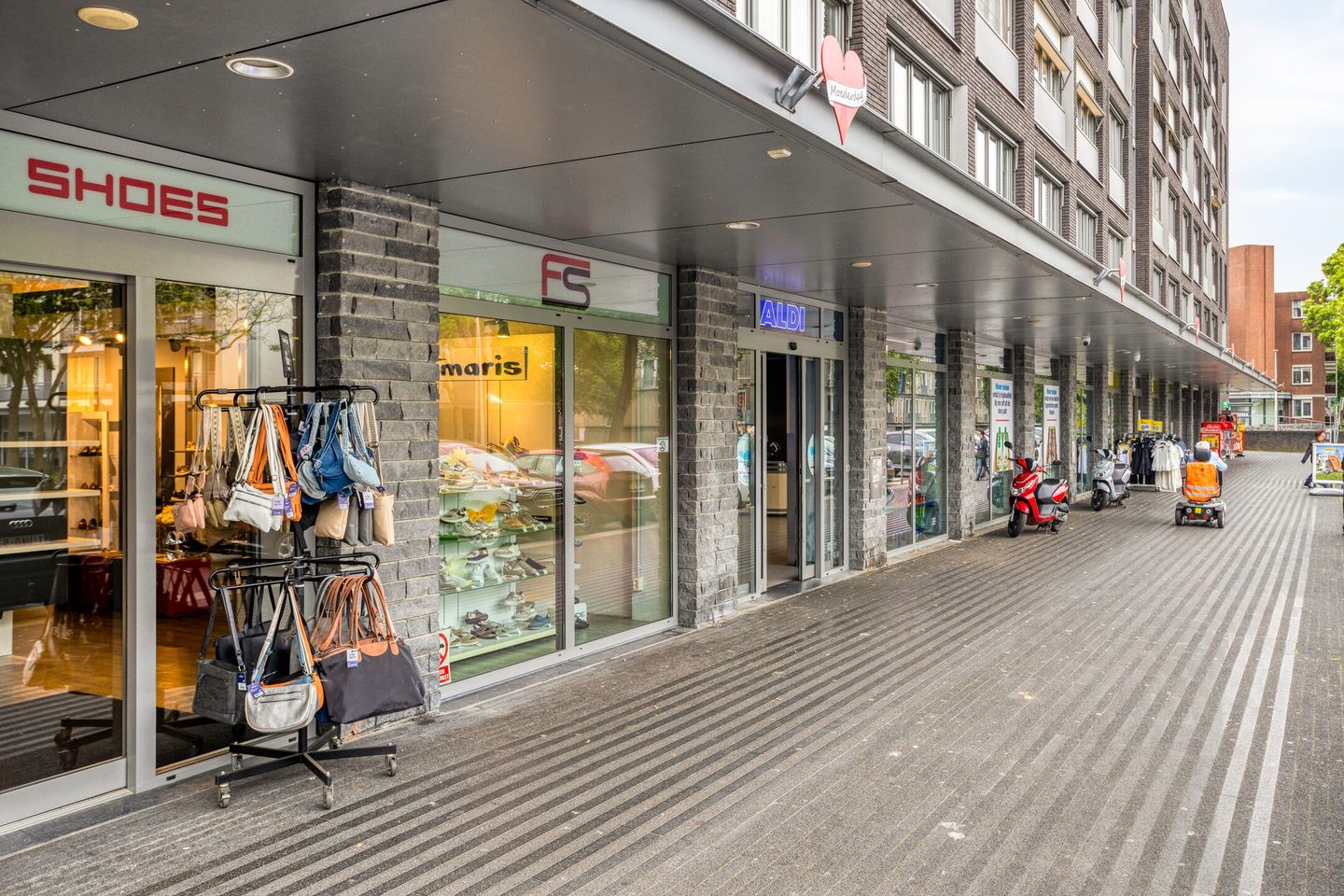 View photo 2 of Malbergsingel 50