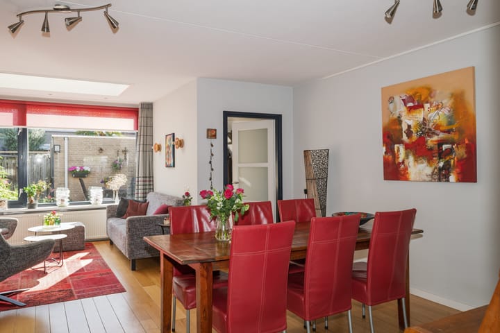 Photo 4 of Basrastraat 12