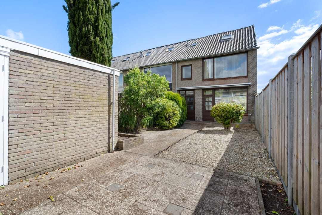Photo 32 of Oostendestraat 1