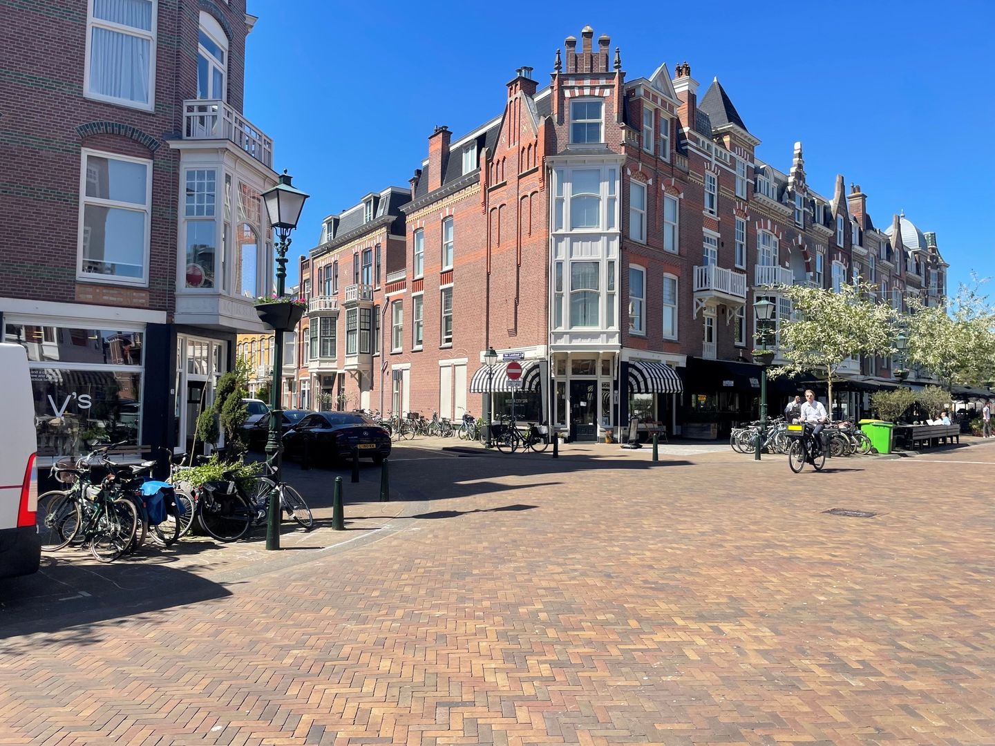 View photo 5 of Aert van der Goesstraat 29