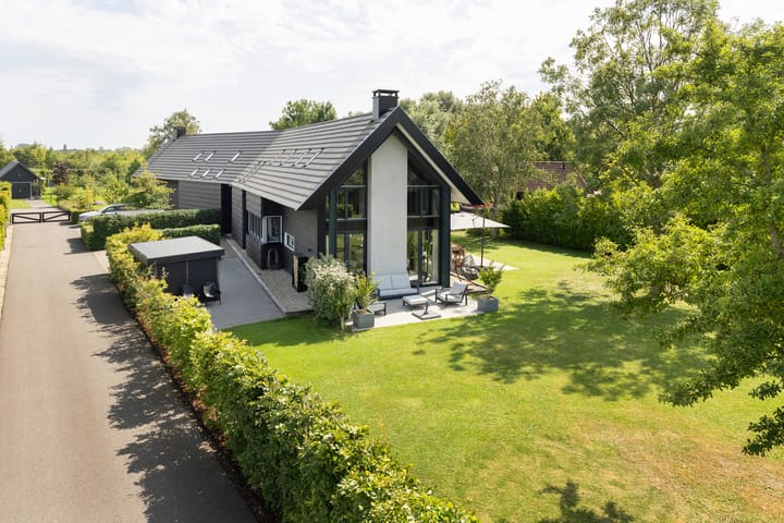 Twee-onder-één-kap te koop: Herenweg 20B, Breukeleveen